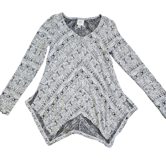 3/$15 Knox Rose Tunic Raw Edges Lightweight Shark Bite Sweater - Small - Picture 4 of 7